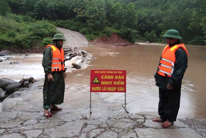 Nhieu Tuyen Duong O Mien Nui Quang Binh Bi Chia