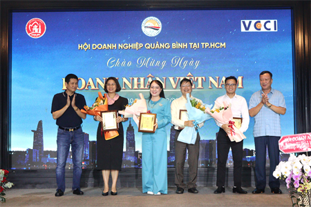 1728845085 658 Hoi Doanh Nghiep Quang Binh Tai Tphcm Gap Mat Ky