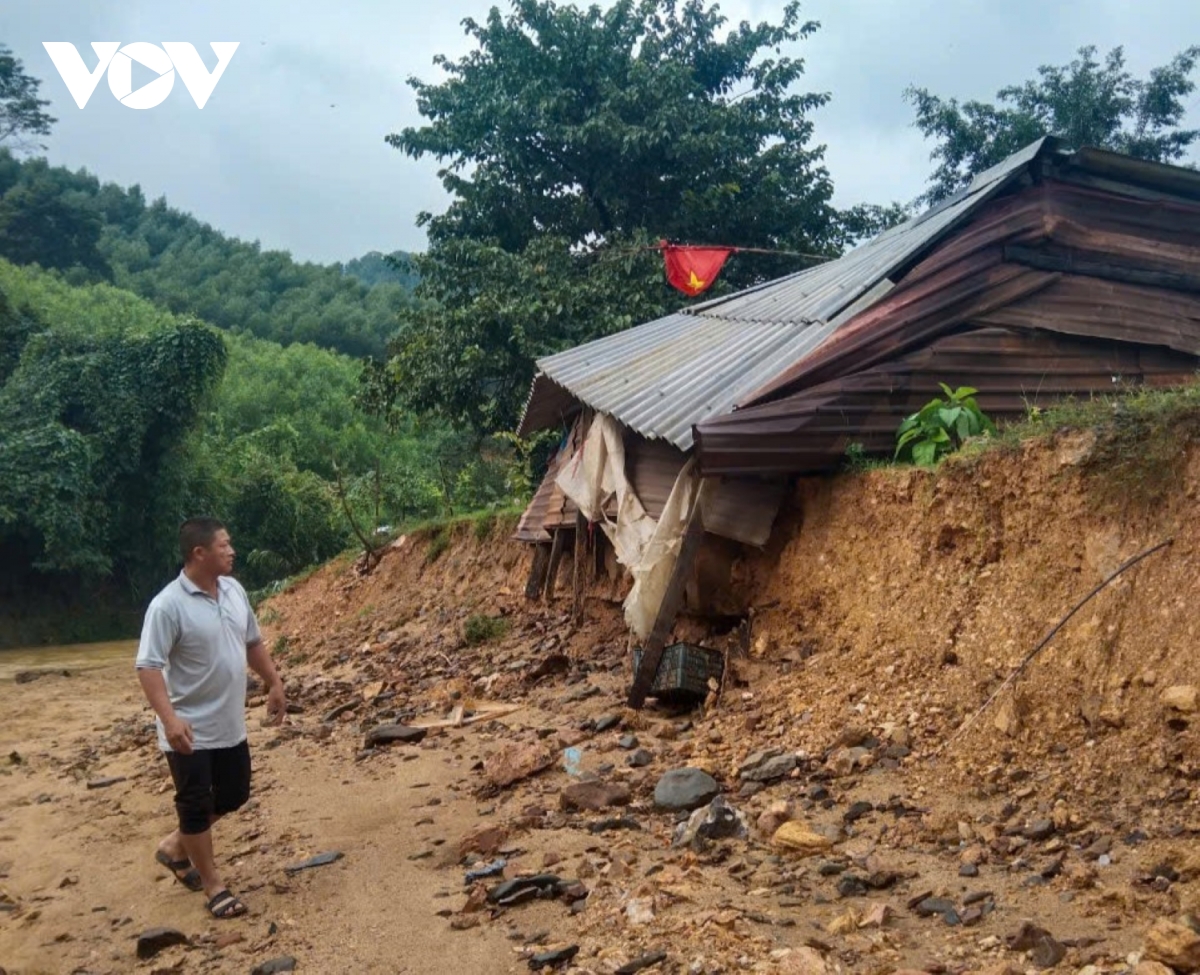 Quang Binh, Quang Tri Keu Goi Tau Thuyen Vao Bo Tranh Bao Tra Mi Hinh Anh 3