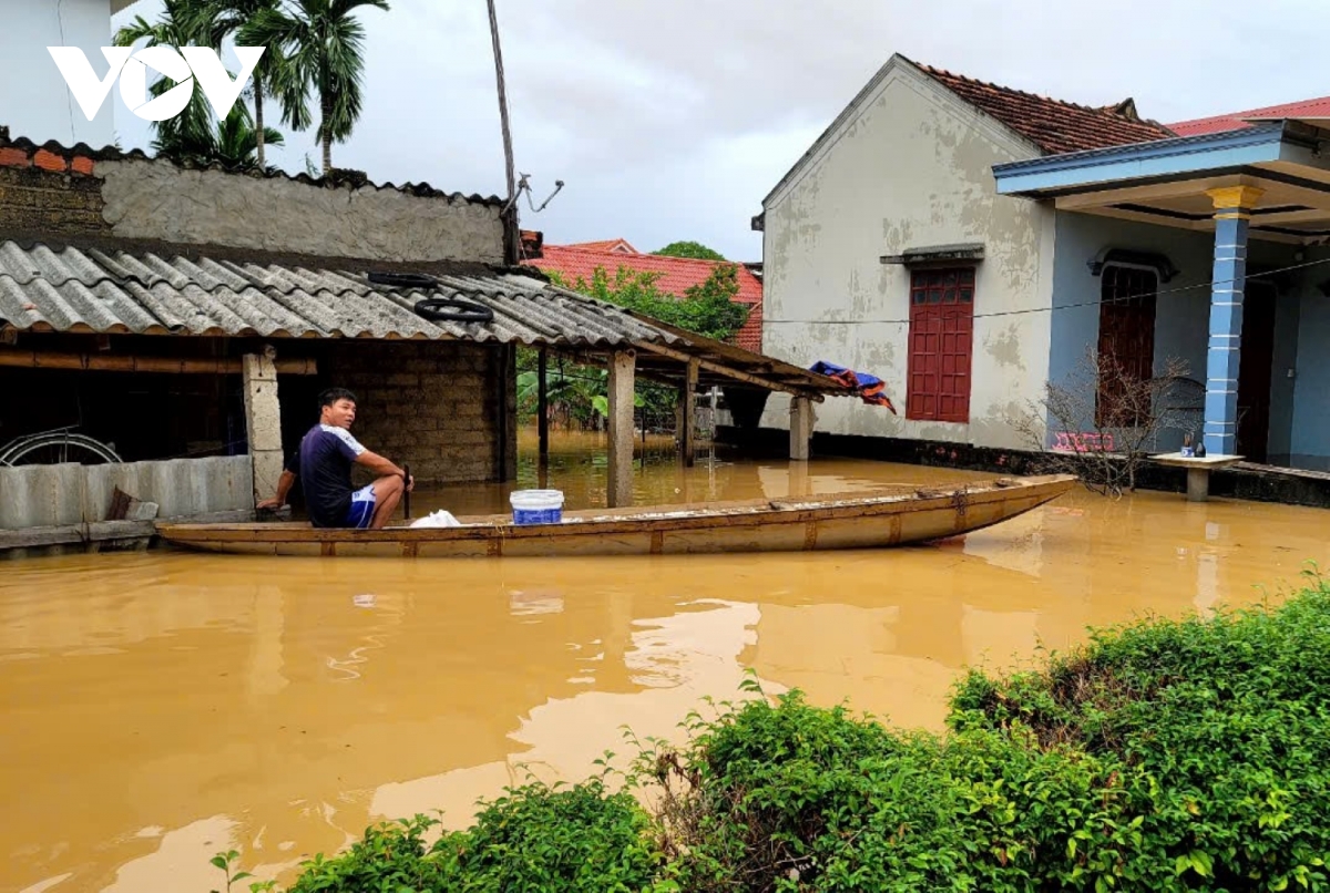 Quang Binh 28.000 Ho Dan Bi Ngap Lut, Tiep Tuc Di Doi Dan Trong Dem Hinh Anh 3