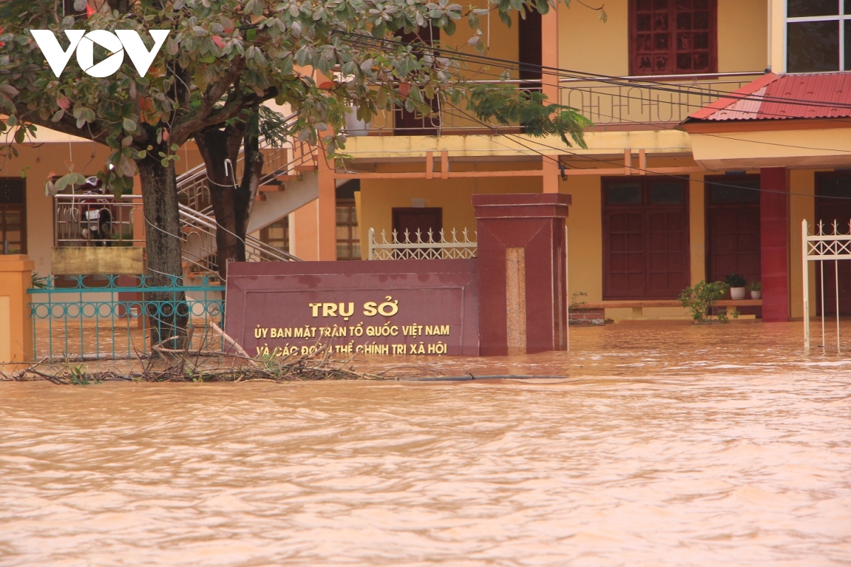 Quang Binh 28.000 Ho Dan Bi Ngap Lut, Tiep Tuc Di Doi Dan Trong Dem Hinh Anh 4