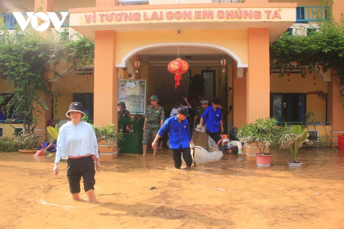 Vung Lu Quang Binh Dam Bao An Toan Khi Hoc Sinh Tro Lai Truong Hinh Anh 4